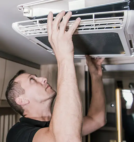  Professional Licensed And Insured Cleaners in Davenport, IA